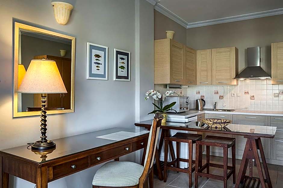 Balhambra Suites - Adults Only