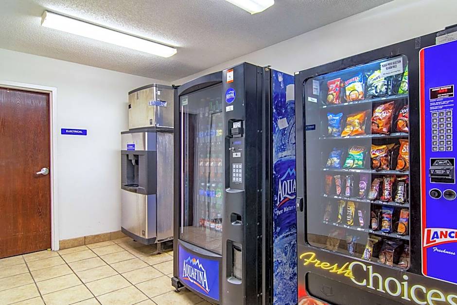 Americas Best Value Inn & Suites Brunswick