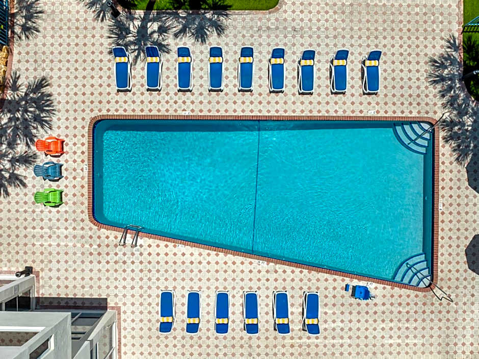 Crystal Beach Suites Miami Oceanfront Hotel