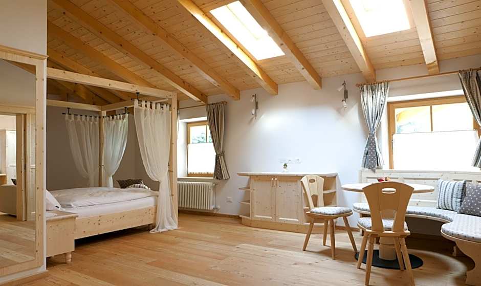 Suite — 8 fotoğraftan 1. fotoğraf