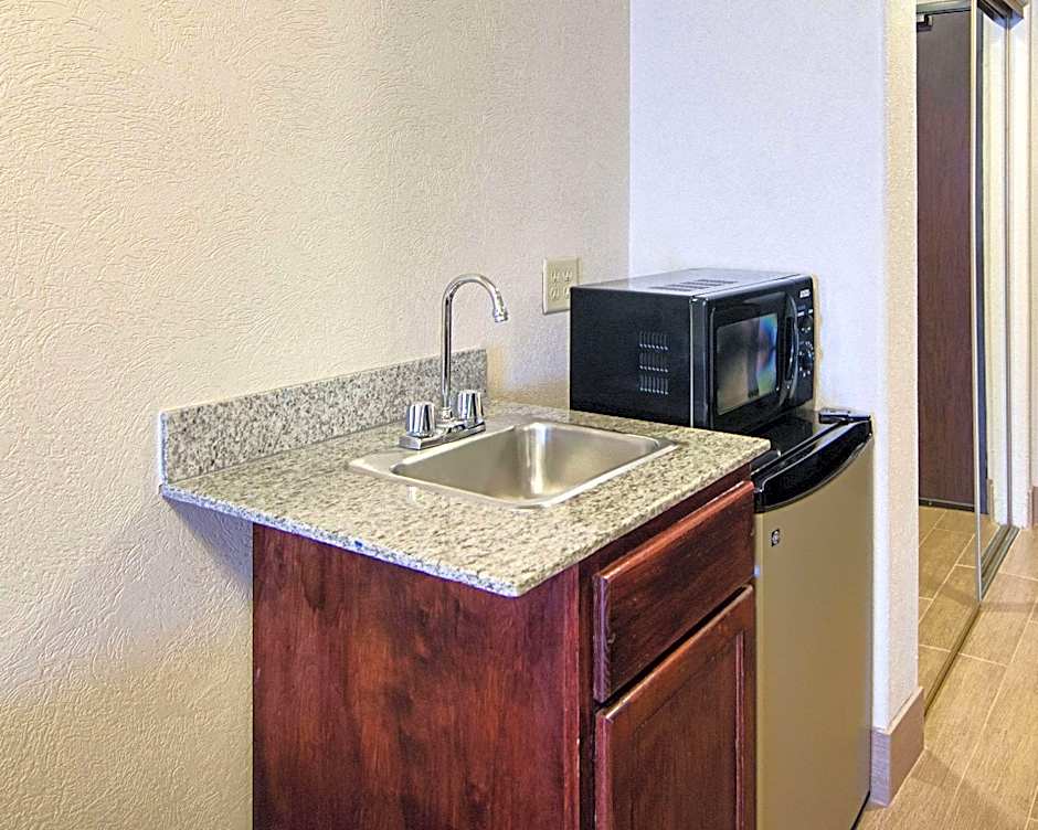 Comfort Inn & Suites I10 - Mason Road