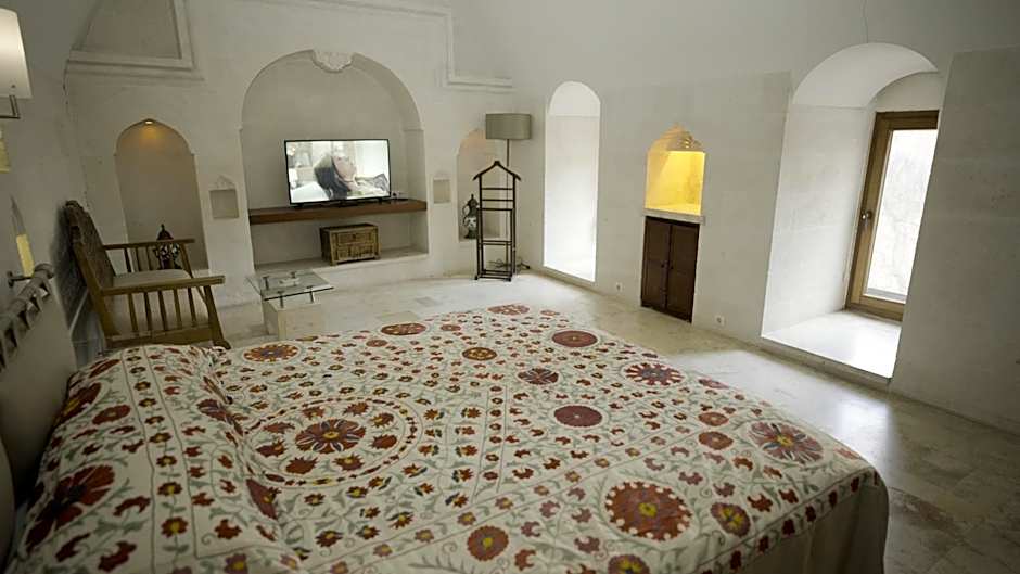 Kasr-i Nehroz Hotel
