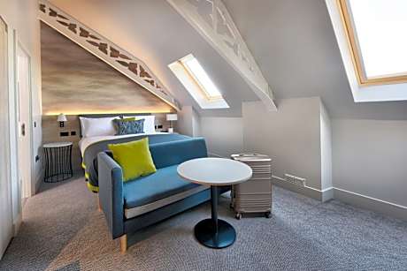 King Studio Suite with Full Kitchen