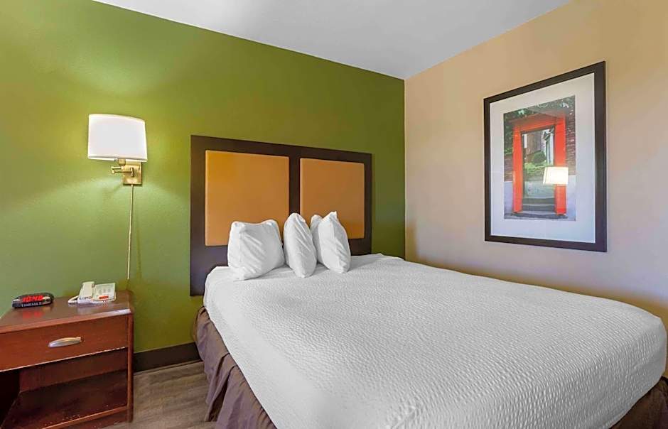 Extended Stay America Suites - Phoenix - Chandler - E. Chandler Blvd.