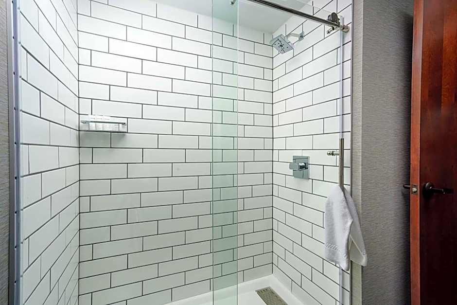 Joinery Hotel Pittsburgh, Curio Collection by Hilton