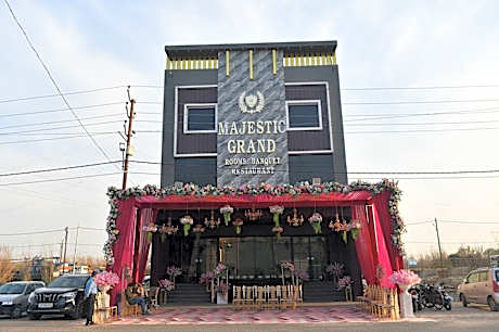 Hotel Majestic Grand By MNG Rooms