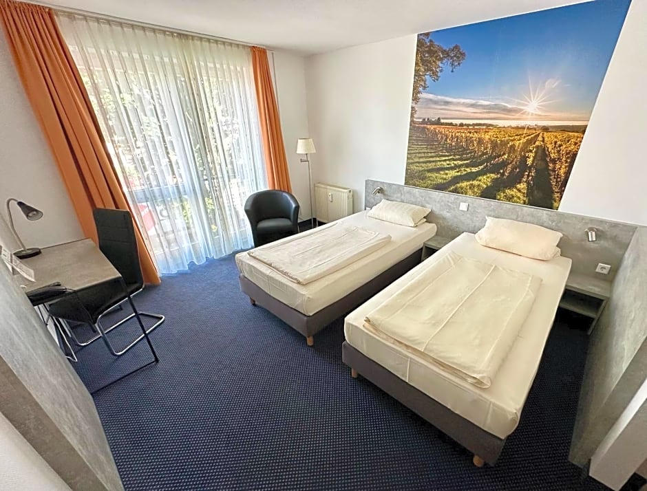 Asgard Hotel