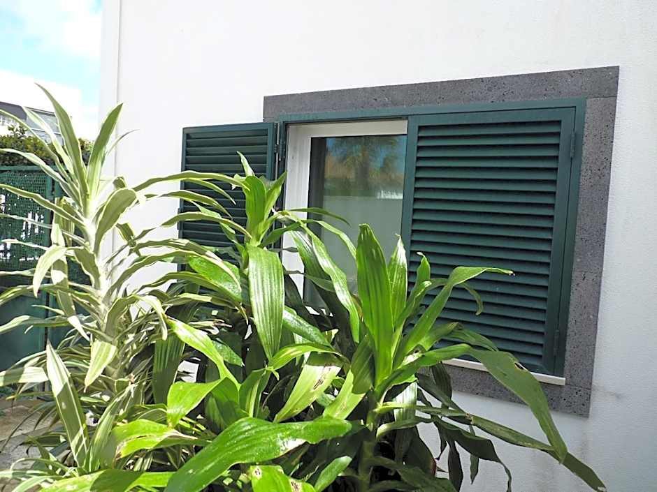 AZORES HOLIDAYS HOUSE -B&B - Suites - Self Check-in KEYBOARD