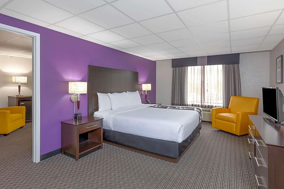 La Quinta Inn & Suites by Wyndham Clifton