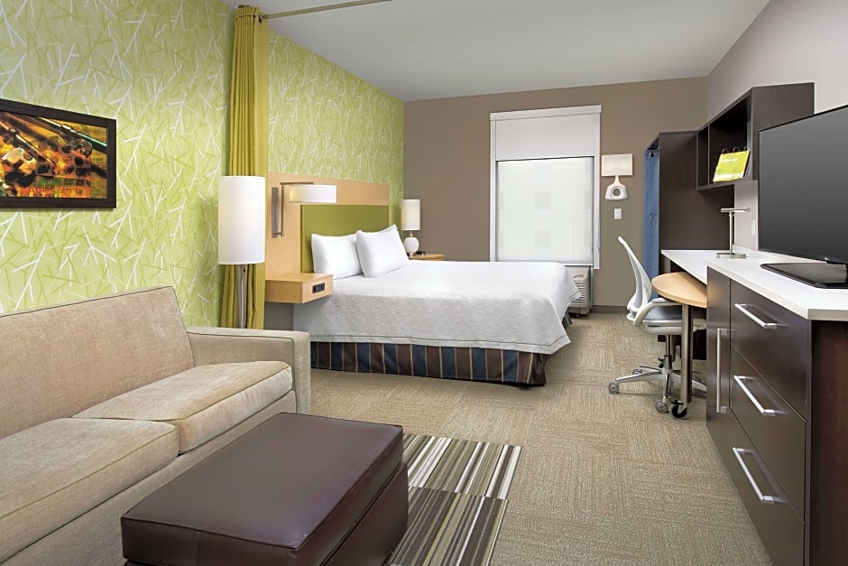 Photo 1 of 4 of Studio 2 Queen Beds, Hearing/Mobility Accessible, Bathtub