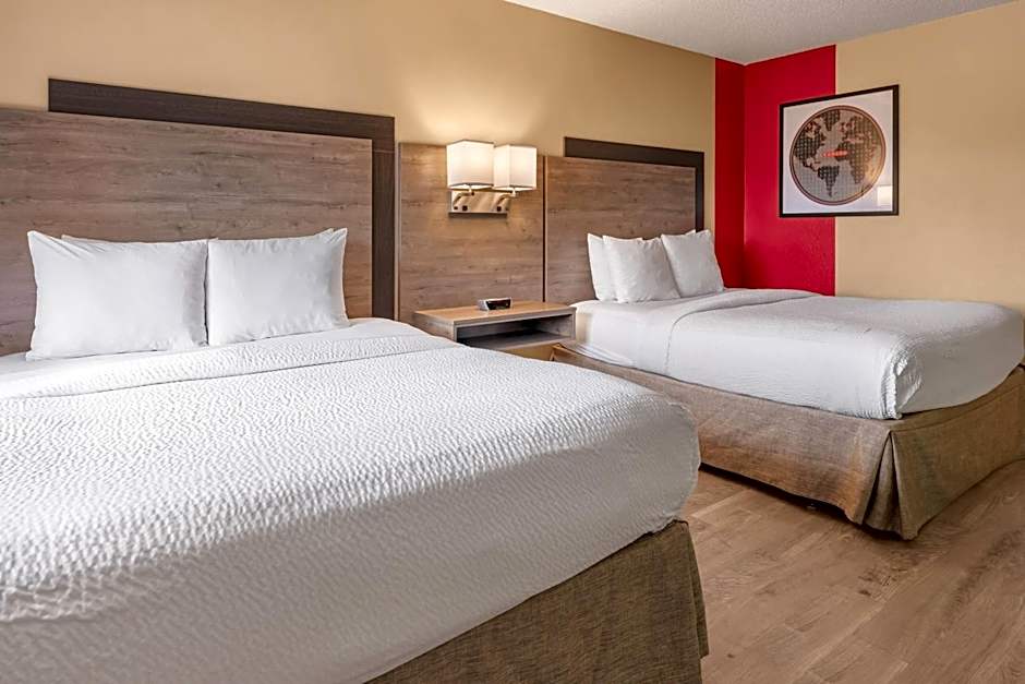 Ramada by Wyndham Minneapolis Golden Valley