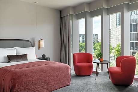 Queen Room - Fully Accessible
