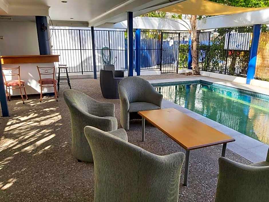 Cosmopolitan Motel & Serviced Apartments