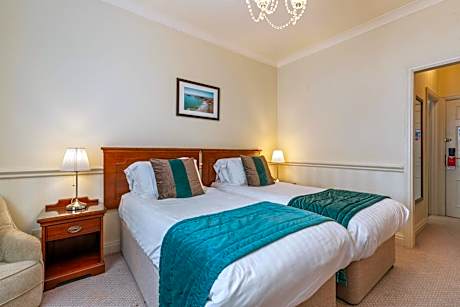 Standard Double Room with Two Single Beds - Non-Smoking