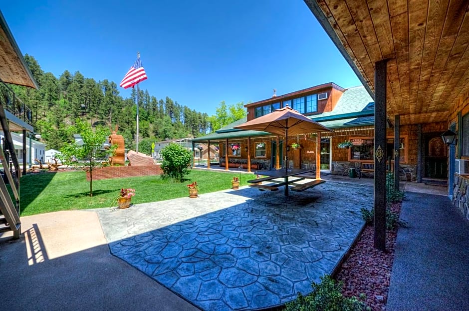 Cedar Wood Inn