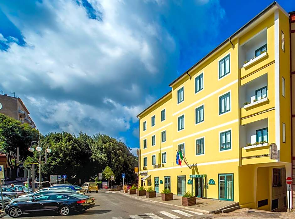New Petit Hotel