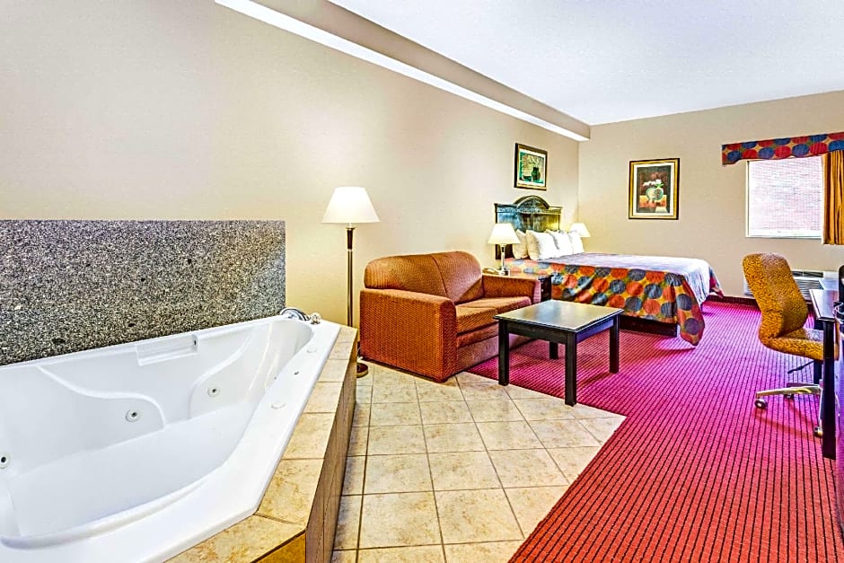 Days Inn & Suites by Wyndham Jeffersonville IN