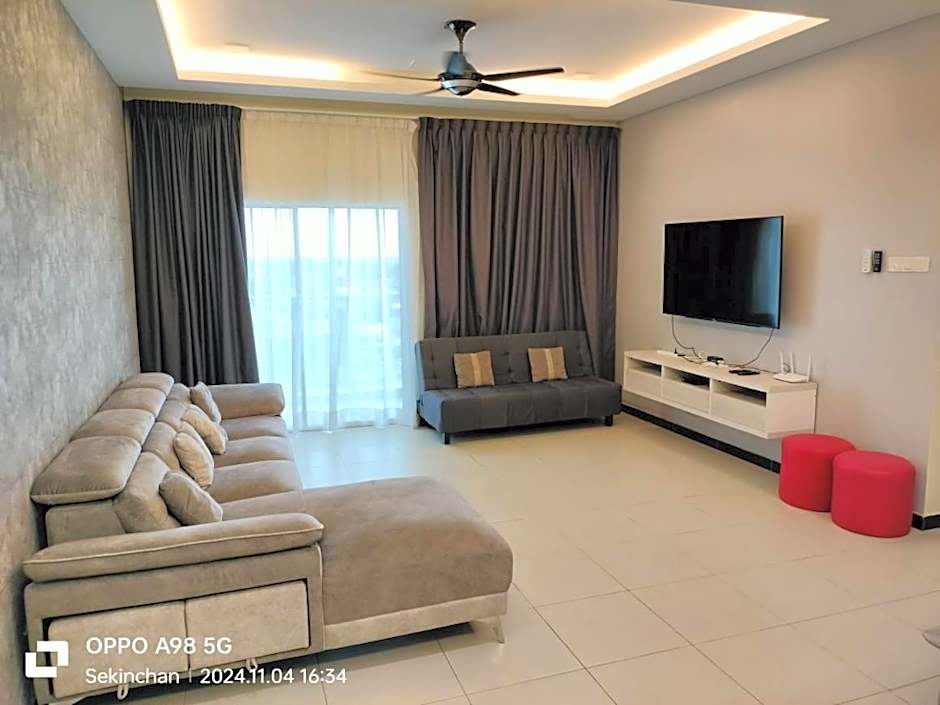 Sekinchan HighView Penthouse 15pax 5R5B 顶层公寓 看海 看稻田景