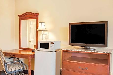 Deluxe King Suite