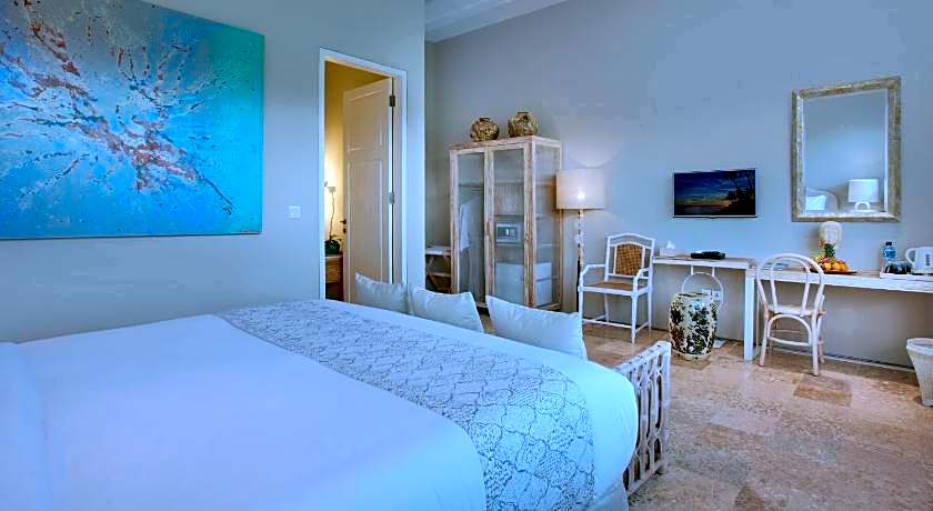 Room & Vespa Suite 4