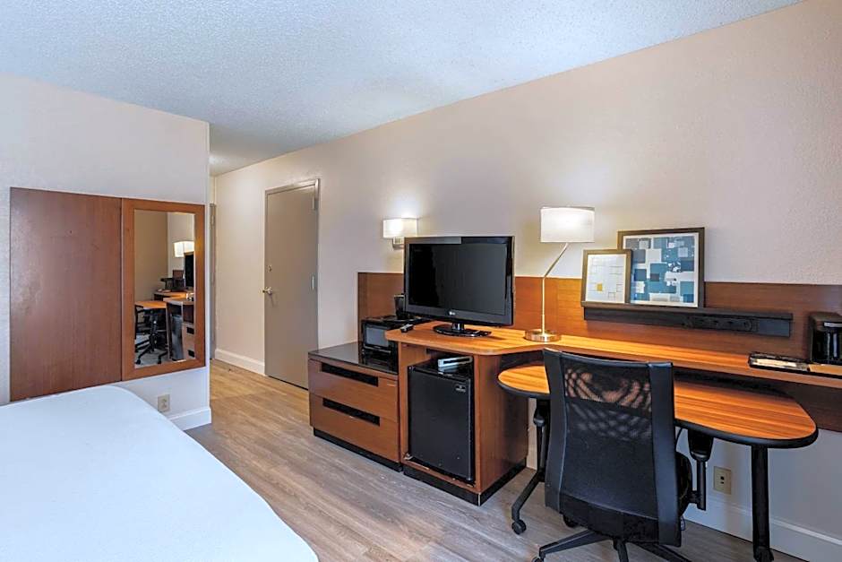 Comfort Inn & Suites Mt Laurel - Philadelphia