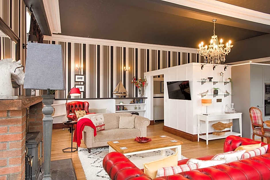 The Merryburn - Rooms and Courtyard Studios