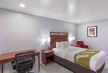 Queen Room - Non-Smoking