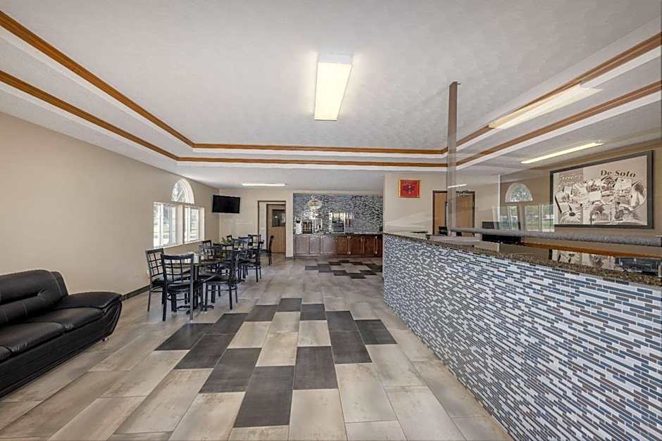 Super 8 by Wyndham De Soto