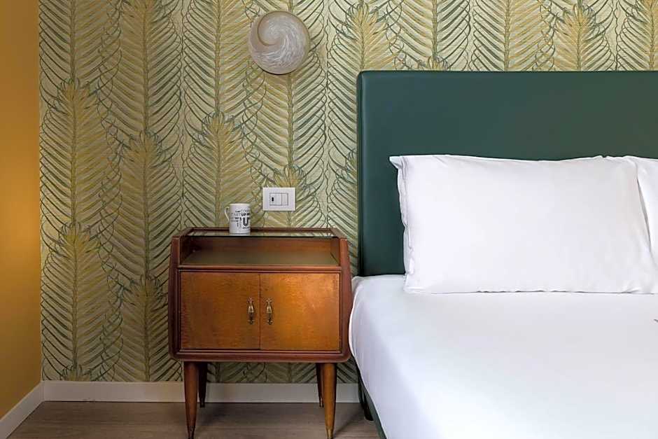 Up Hotel