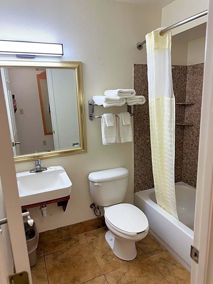 Blue Bonnet Suites -Lubbock, TX - Medical Center