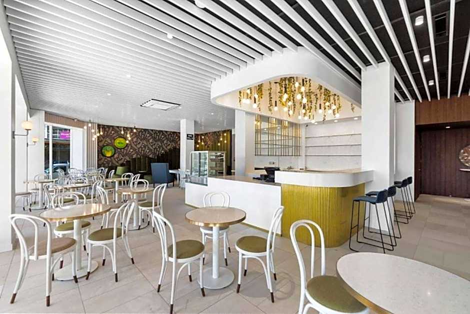 Ramada by Wyndham Hamilton City Center