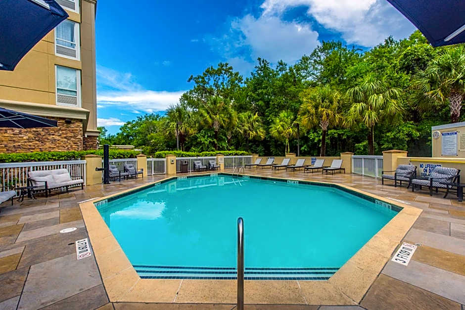 DoubleTree by Hilton North Charleston - Convention Center