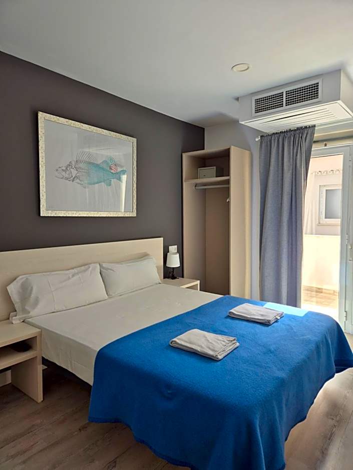 Blu Hostal Diana