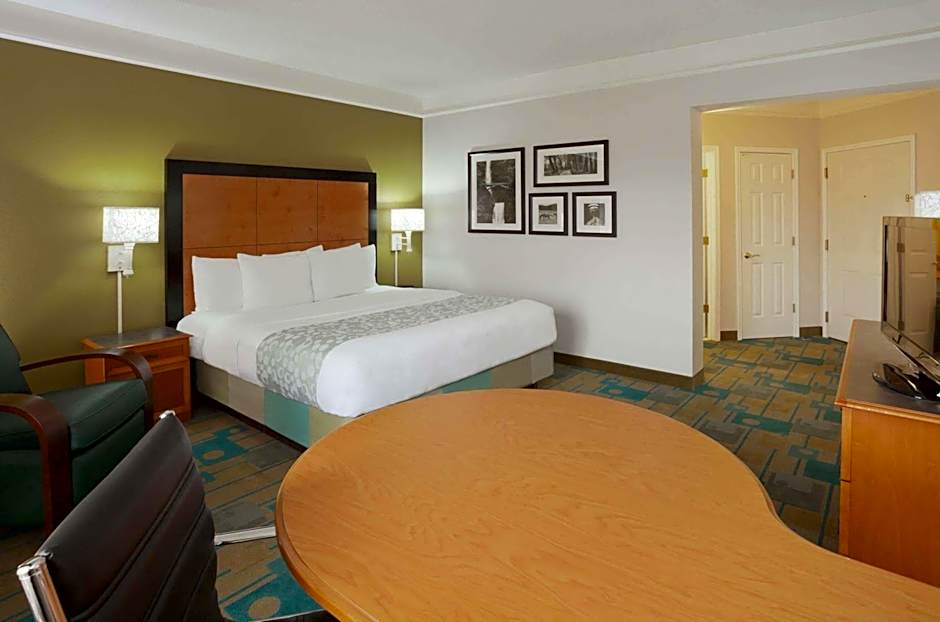 La Quinta Inn & Suites by Wyndham Salt Lake City Airport