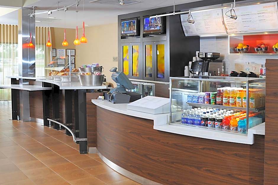 Courtyard by Marriott Houston Hobby Airport