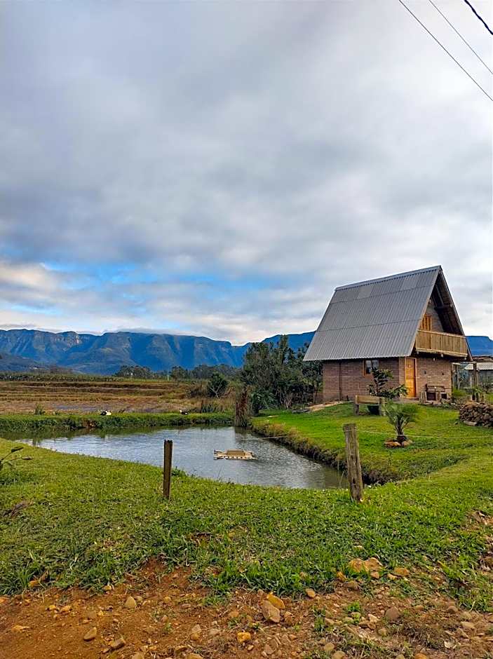 HOSPEDAGEM LA NO SITIO