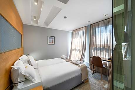 Deluxe Double or Twin Room with Balcony