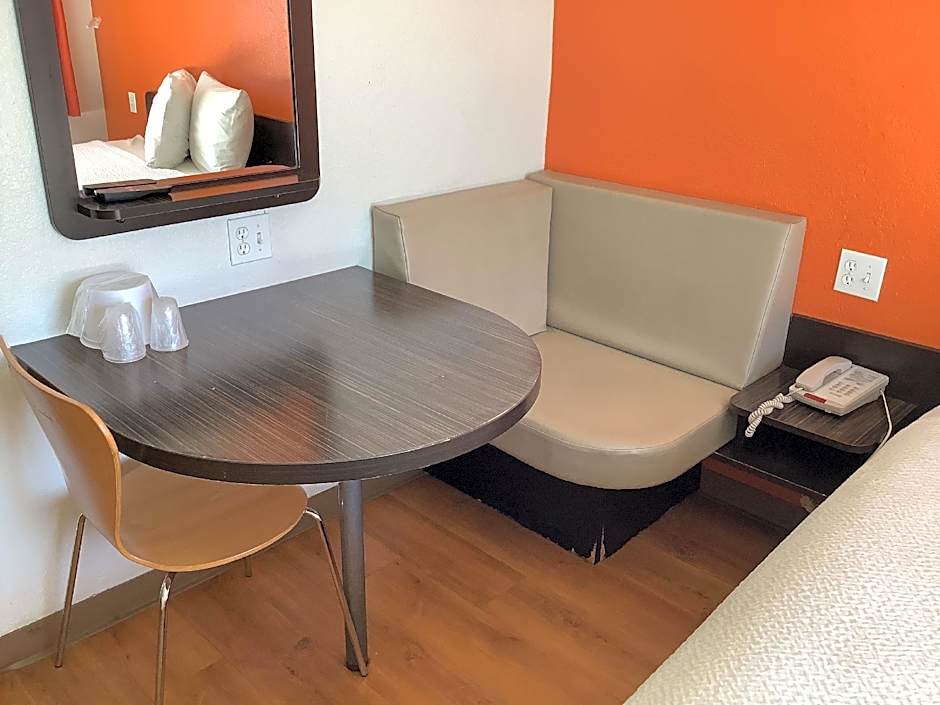 Carlsbad Village Inn