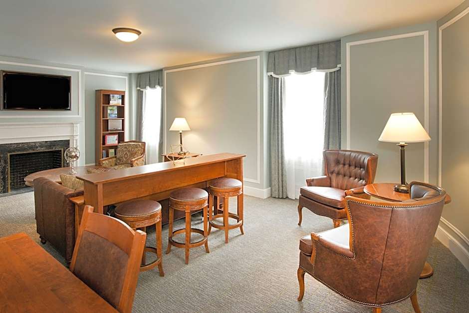 Photo 1 of 8 of Executive 2 Bedroom 1 King Bed Suite