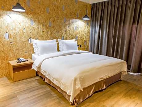 Paragon Suite