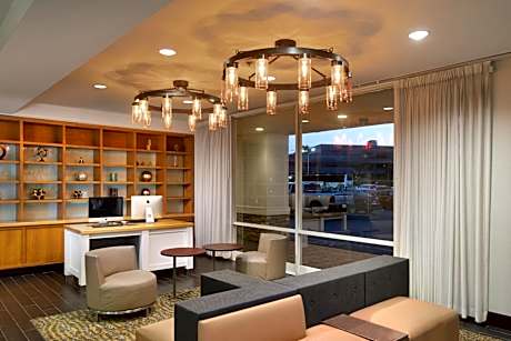 Holiday Inn Clark - Newark By IHG