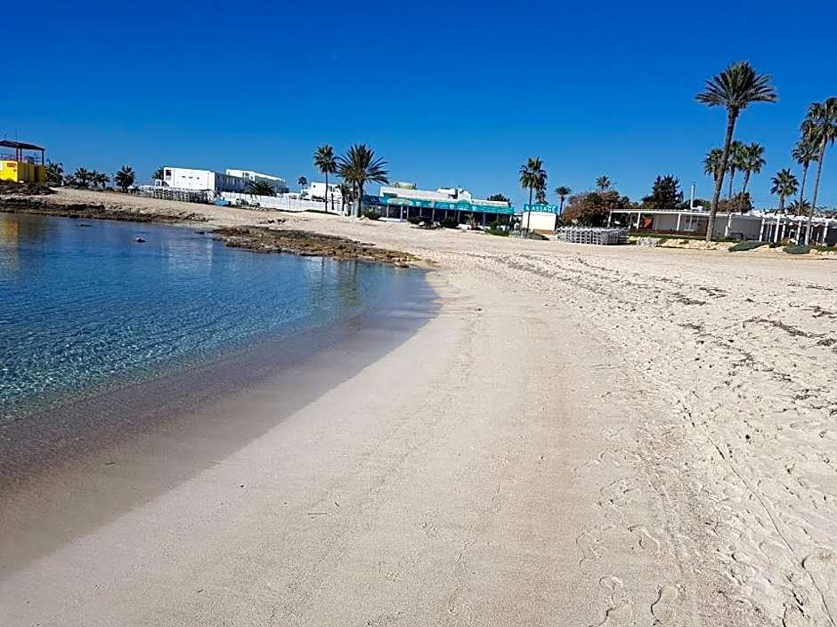 Christopher's Sandy Beach Suites