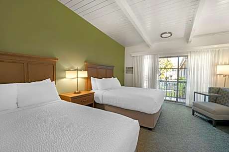 Queen Room with Two Queen Beds - Non Smoking