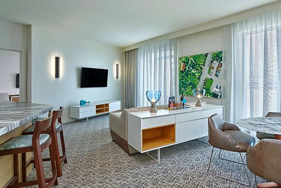 Art Ovation Hotel, Autograph Collection by Marriott