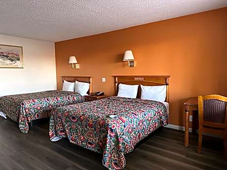 Queen Room with Two Queen Beds - Non Smoking