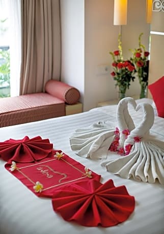 Special Offer - Deluxe Pool View with Free Honeymoon Decoration