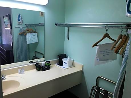 King Room - Non-Smoking