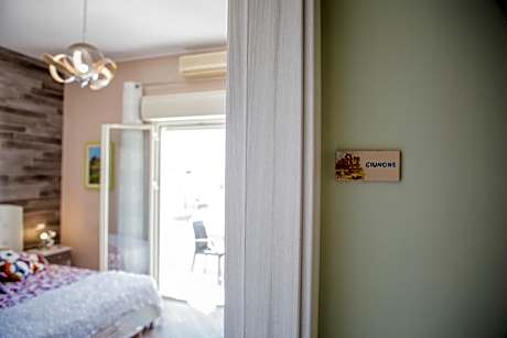 Deluxe Double Room with Balcony and Sea View