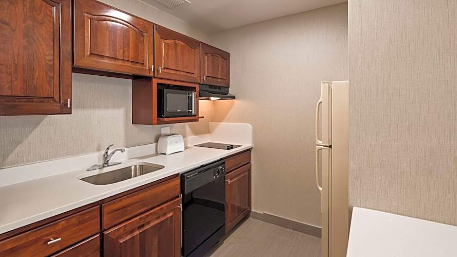 Best Western Plus Portsmouth Hotel and Suites