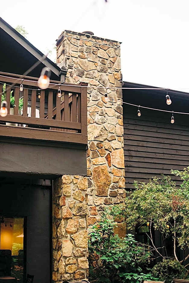 Sylvan Valley Lodge and Cellars